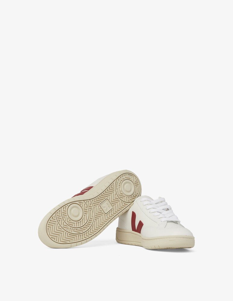 Veja Sneakers in pelle V-12 Ultimi due giorni