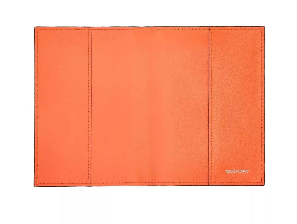 Pineider Porta Passaporto in Mini-Embossed Presa