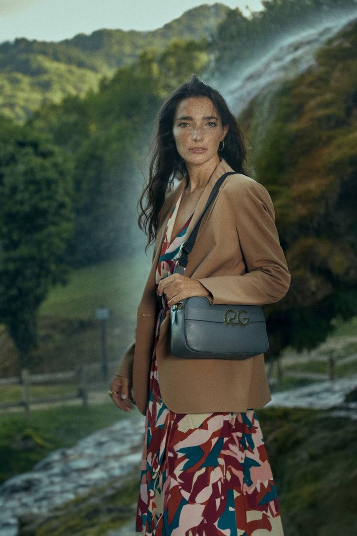Roberta Gandolfi Dafne camera in pelle con tracolla staccabile Acquista Ora