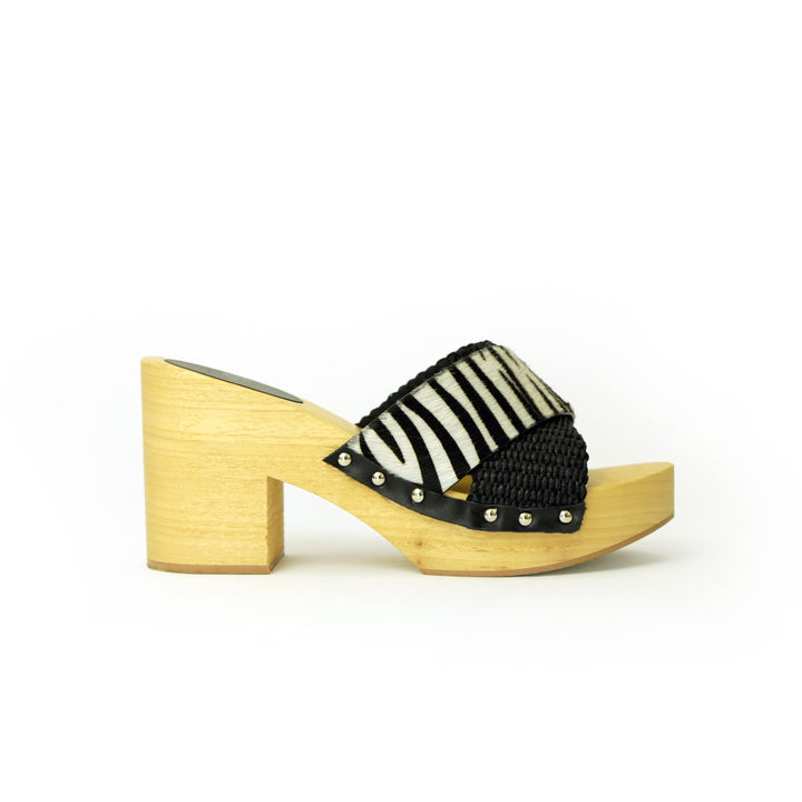 Roberta Gandolfi Diva Zebra sandali in legno incrociato con platform in rafia e pony stampa animalier In Vendita