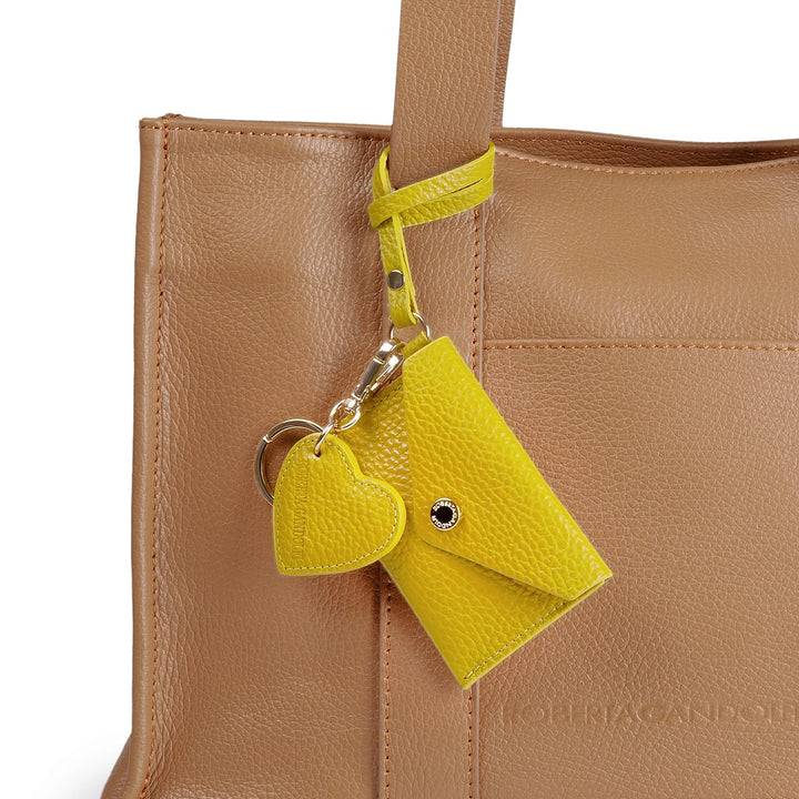 Roberta Gandolfi Tessa shopping in pelle con charms colorato e pratica tasca esterna I Più Venduti