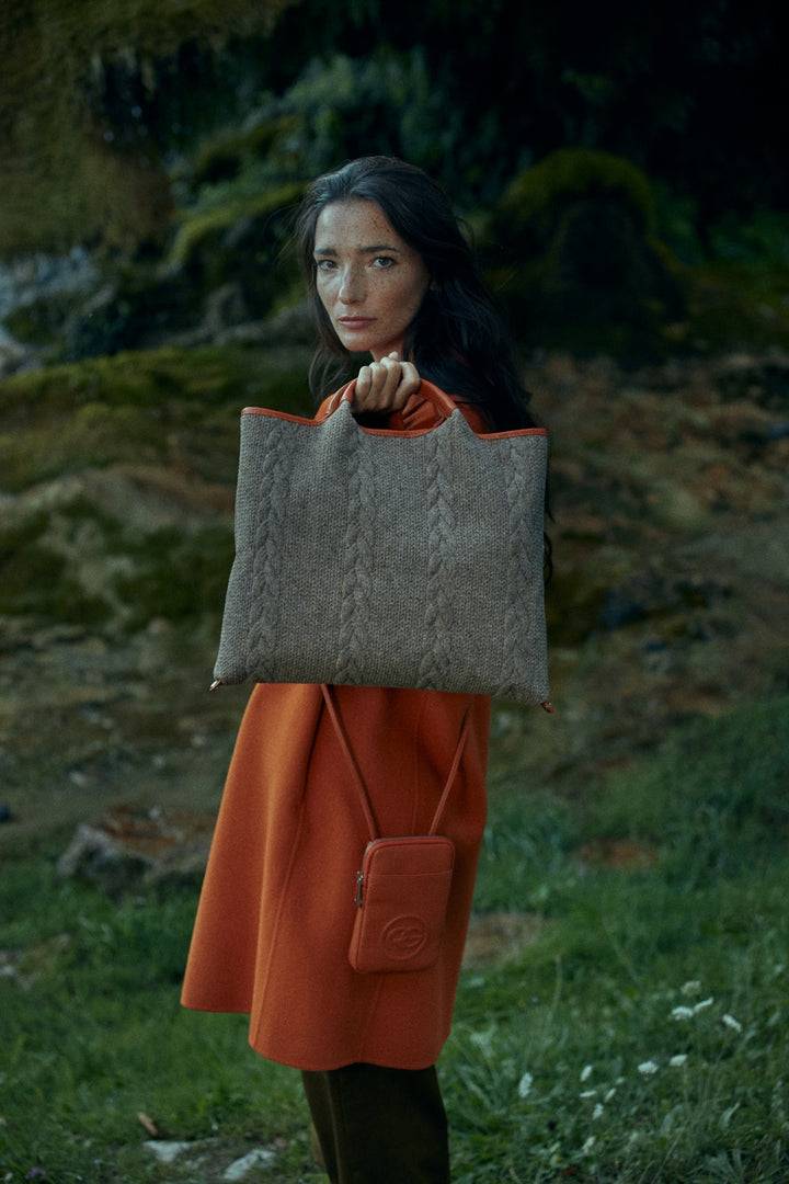 Roberta Gandolfi Joy Wool borsa trasformabile 5 modelli in 1 in tessuto di lana riciclato finiture in pelle di vitello e tracolla staccabile Offerta esclusiva