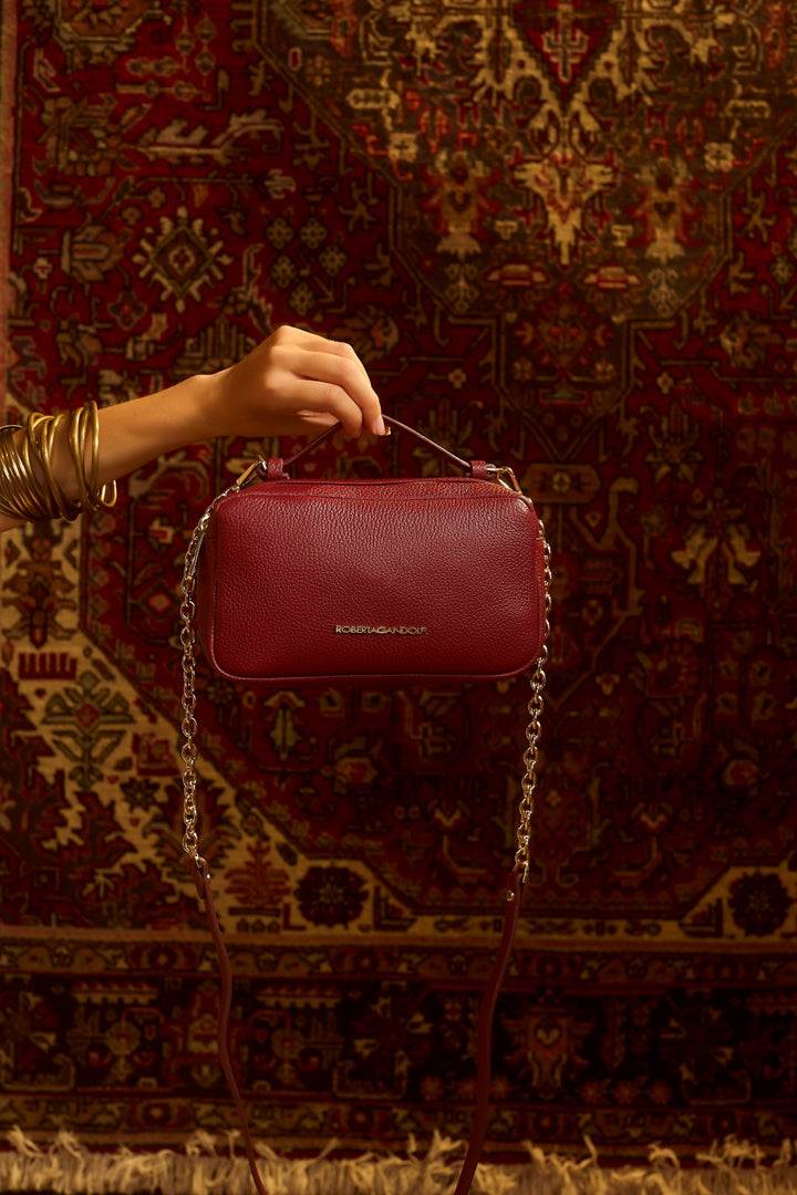 Roberta Gandolfi Brigida camera borsa in pelle con doppio scomparto e tracolla in catena dorata con spallaccio protettivo in pelle Super Saving Price