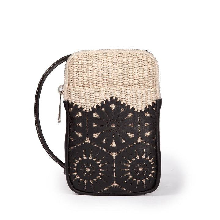 Roberta Gandolfi Giulia phone holder in rafia e pelle il pannello tagliato al laser è interamente cucito a mano con tracolla staccabile Sottocosto