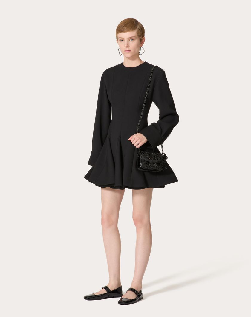 Valentino Handbags Borsa Piccola A Spalla Valentino Garavani Locò Ricamata In Anguilla per Donna in Nero | Valentino IT Promozione Limitata