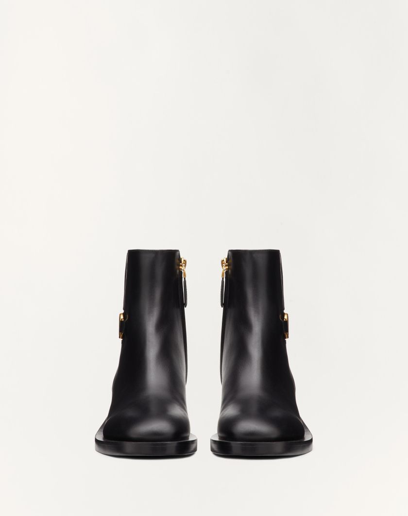 Valentino Handbags Stivaletto Vlogo Signature In Vitello 30mm per Donna in Nero | Valentino IT Offerte stagionali