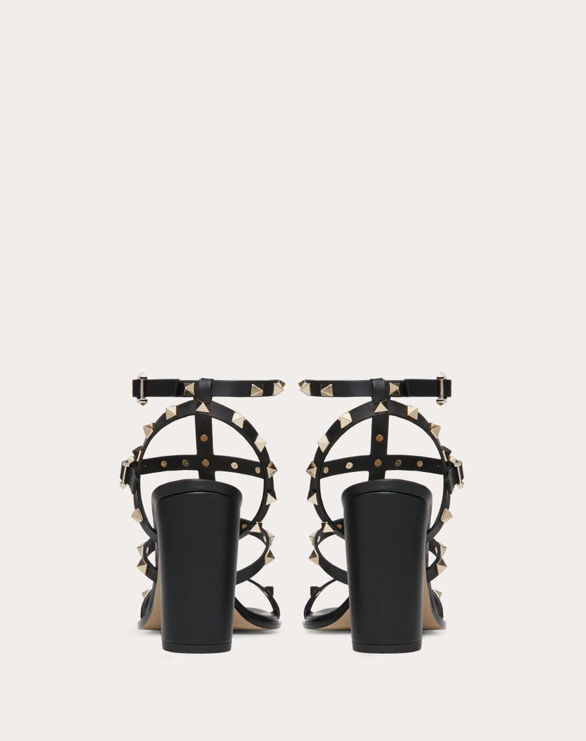 Valentino Handbags Sandalo Rockstud Con Cinturini 90mm per Donna in Poudre | Valentino IT Enormi sconti