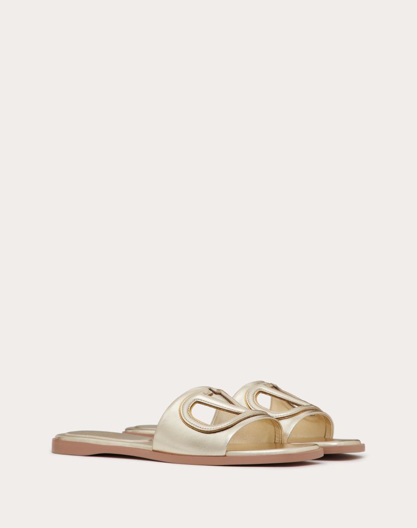 Valentino Handbags Sandalo Slide Vlogo Cut-out In Nappa Laminata per Donna in Platino/antique Brass | Valentino IT In vendita