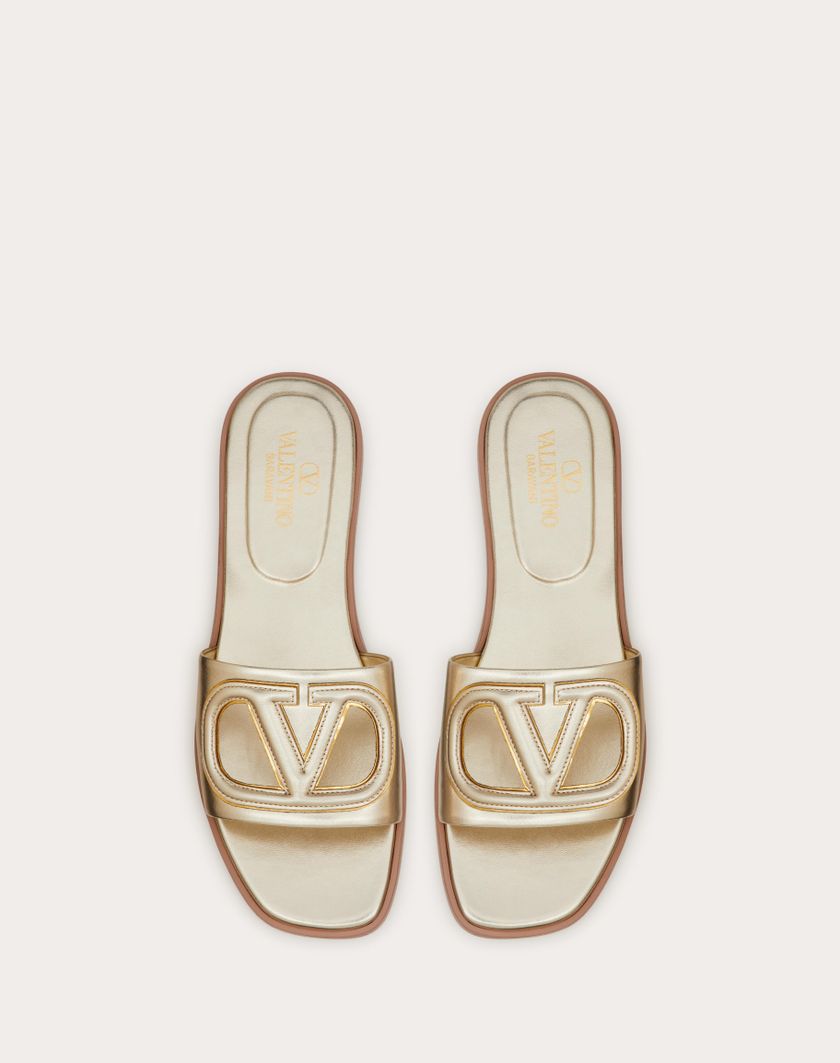 Valentino Handbags Sandalo Slide Vlogo Cut-out In Nappa Laminata per Donna in Platino/antique Brass | Valentino IT In vendita
