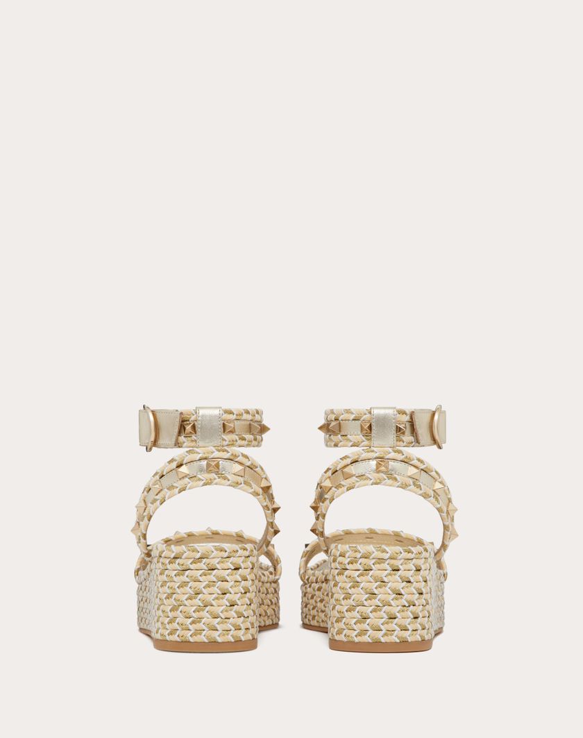 Valentino Handbags Sandalo Flatform Rockstud In Nappa Laminata 45mm per Donna in Naturale/avorio/oro/platino | Valentino IT Italy