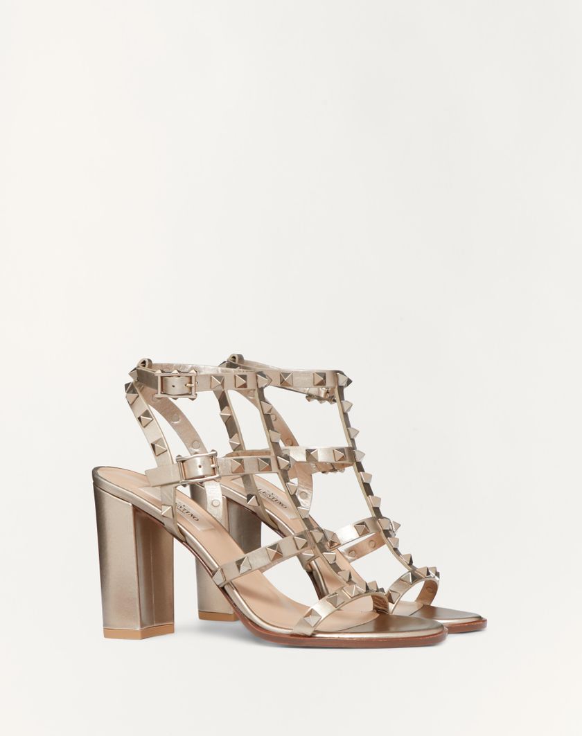 Valentino Handbags Sandalo Rockstud In Vitello Metallizzato Con Cinturini 90mm per Donna in Skin | Valentino IT 2025