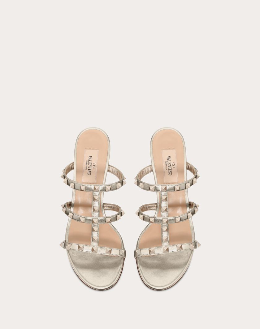 Valentino Handbags Sandalo Slider Rockstud In Vitello Metallizzato 60mm per Donna in Skin | Valentino IT In Linea