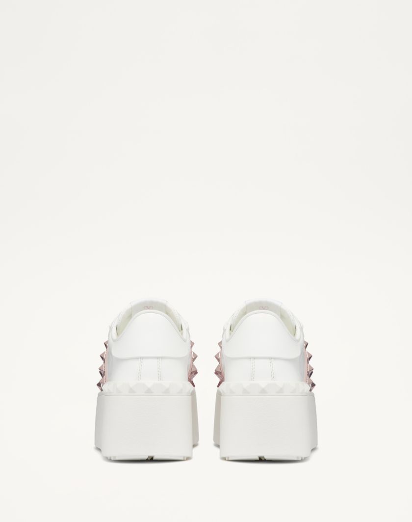 Valentino Handbags Sneaker Flatform Rockstud Untitled In Vitello Con Micro Borchie per Donna in Bianco/rose Quartz/rosa Chiaro | Valentino IT In Vendita