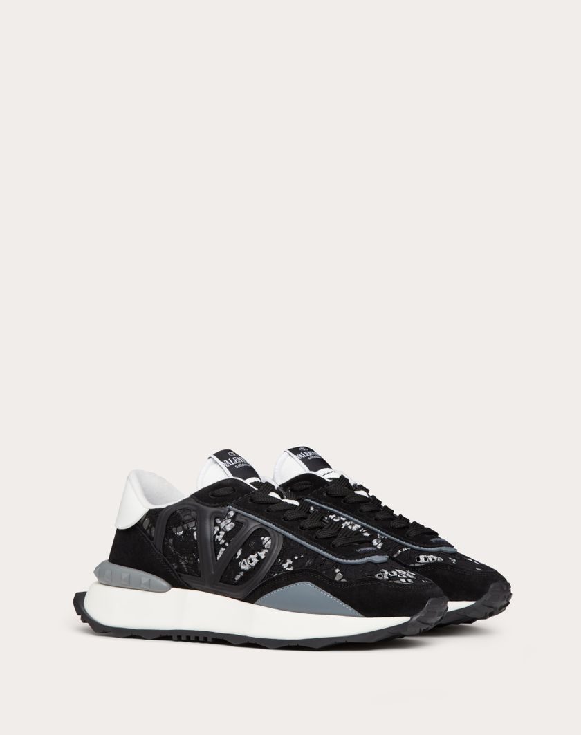Valentino Handbags Sneaker Lacerunner In Pizzo E Mesh per Donna in Nero/pastel Grey/stone | Valentino IT Negozio online di fabbrica