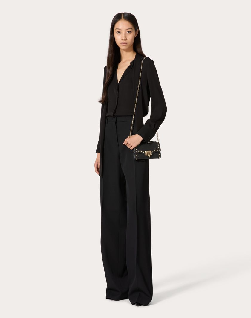 Valentino Handbags Portafoglio Con Catena Rockstud In Vitello Granato per Donna in Nero | Valentino IT Offerte stagionali